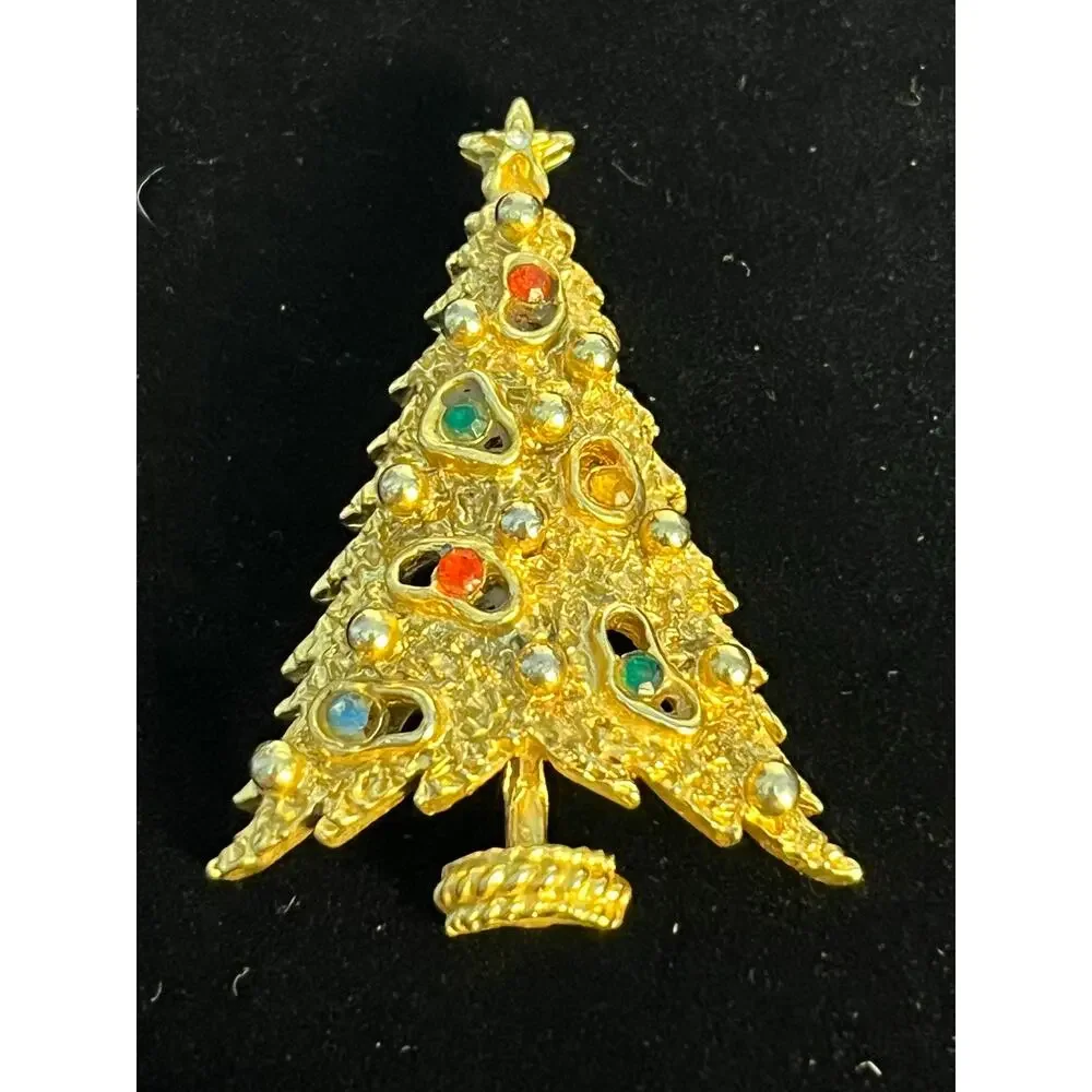 Vintage ART Christmas Tree Brooch Gold Tone Rhinestones Holidays
